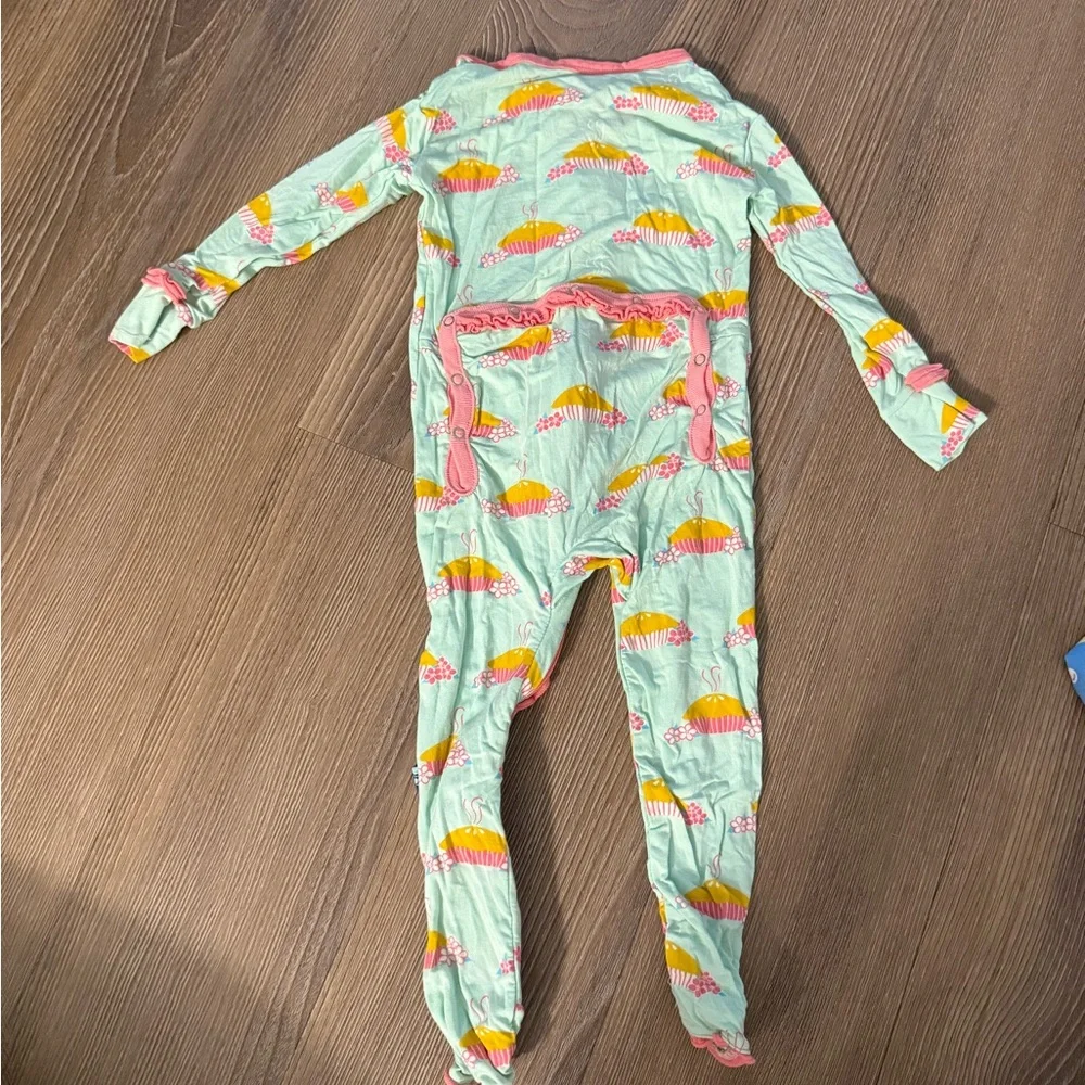 NWOT Kickee Pants Ruffle Pink and mint green pumkin pie footless romper 18-24m